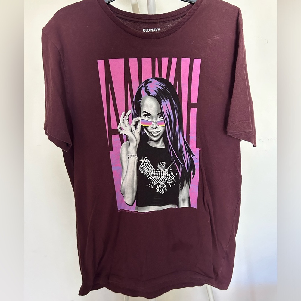 Shirt. Small. Burgundy